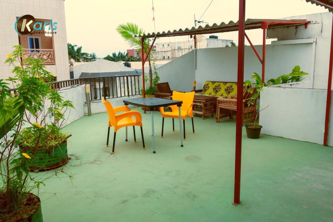 Karls Guesthouse 코토누 외부 사진