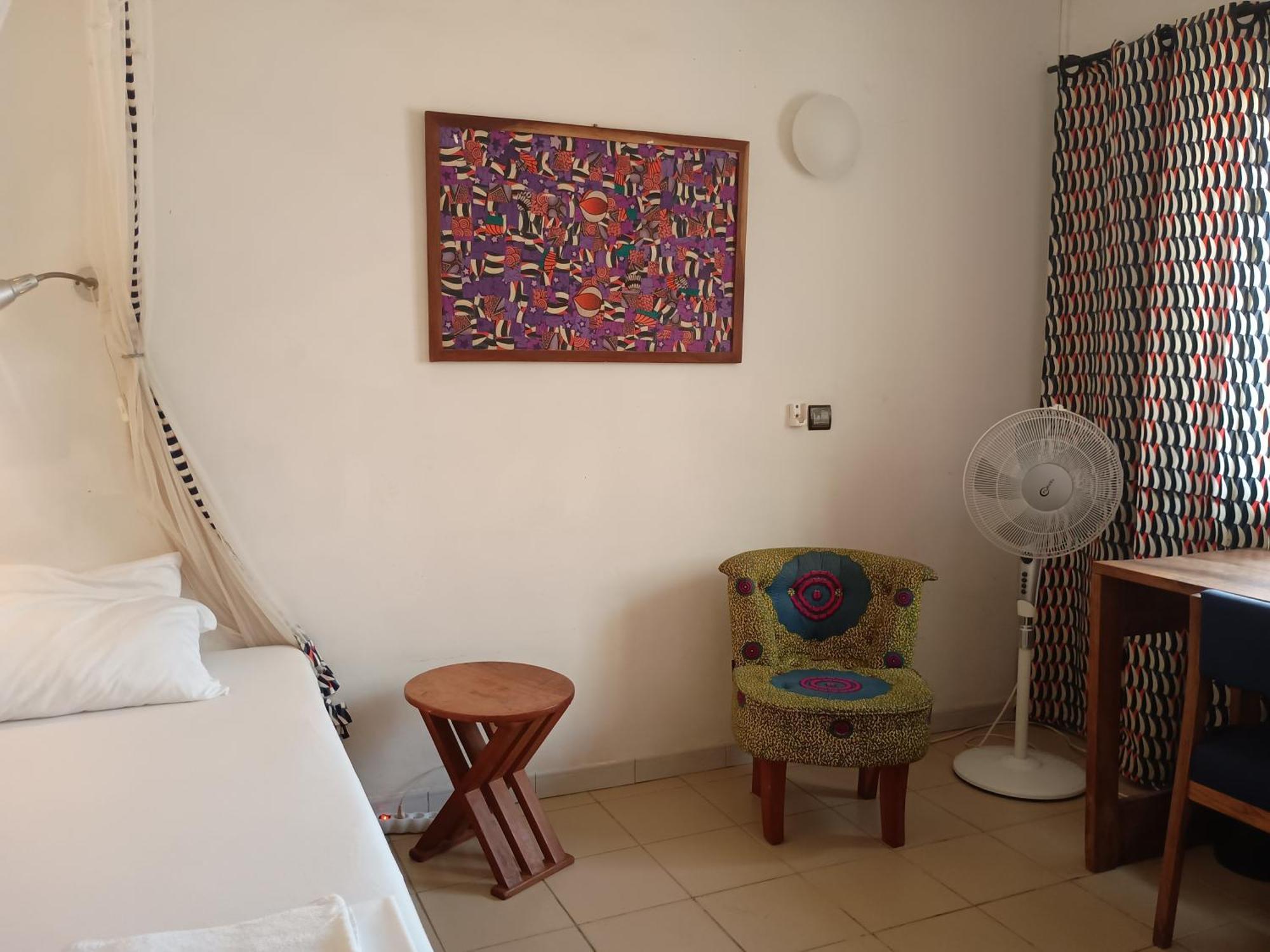 Karls Guesthouse 코토누 외부 사진