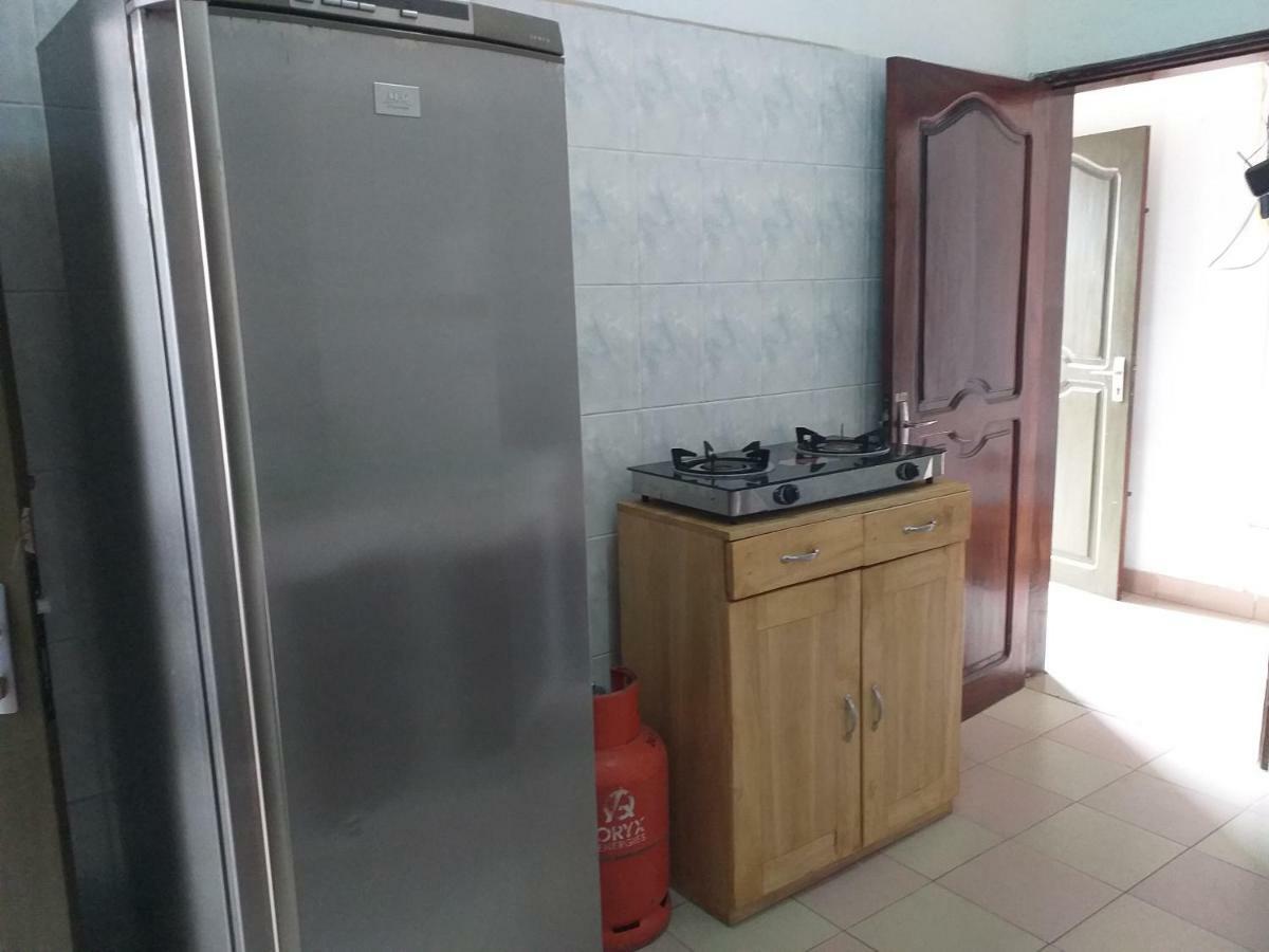 Karls Guesthouse 코토누 외부 사진